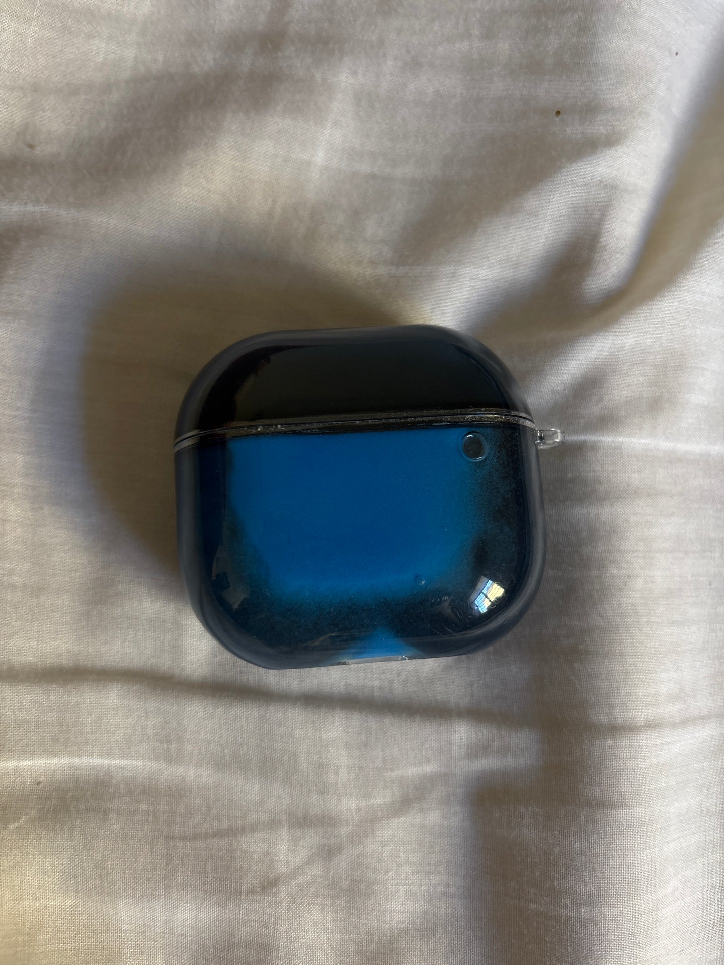 Glowing AirPods 4 case Blue