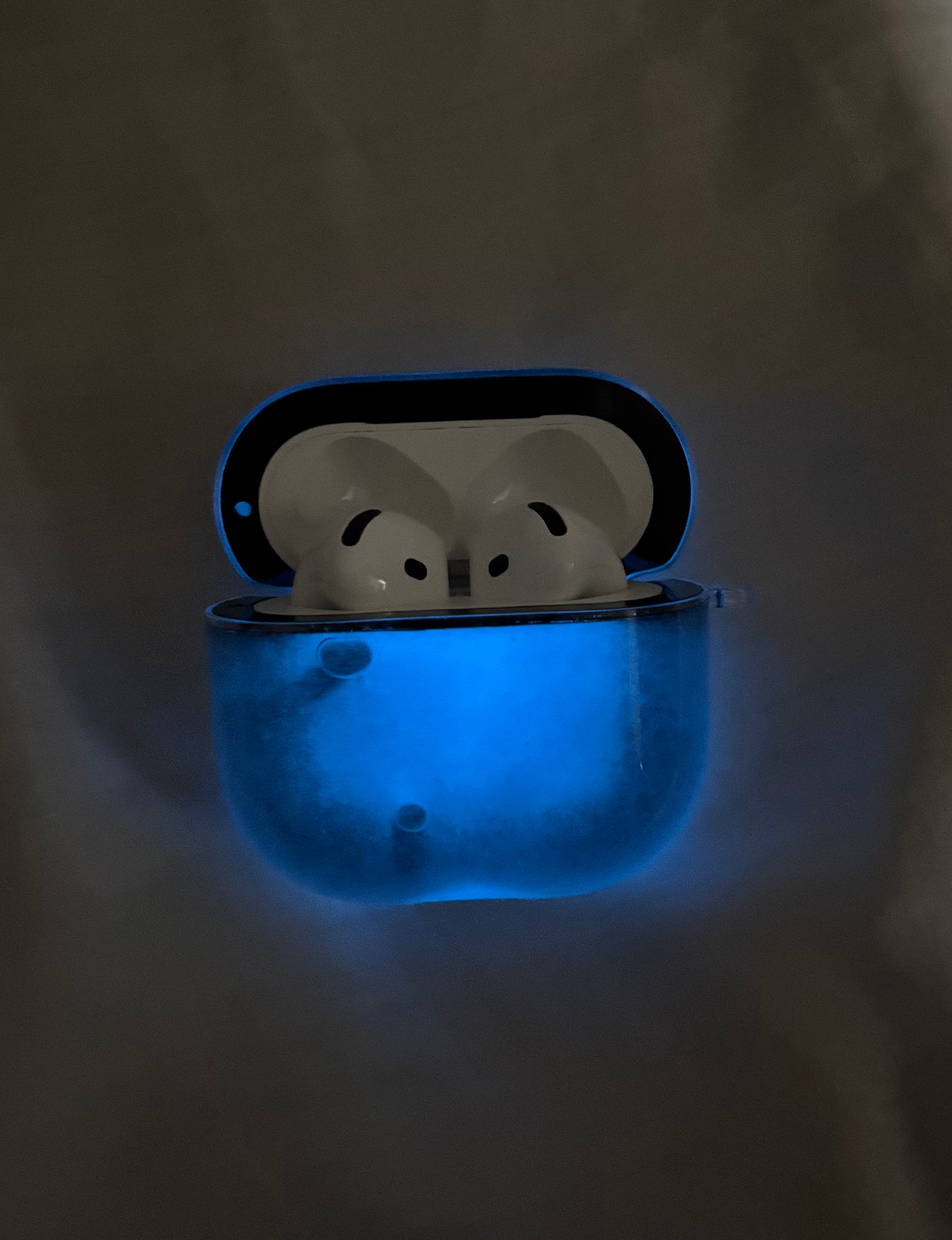 Glowing AirPods 4 case Blue
