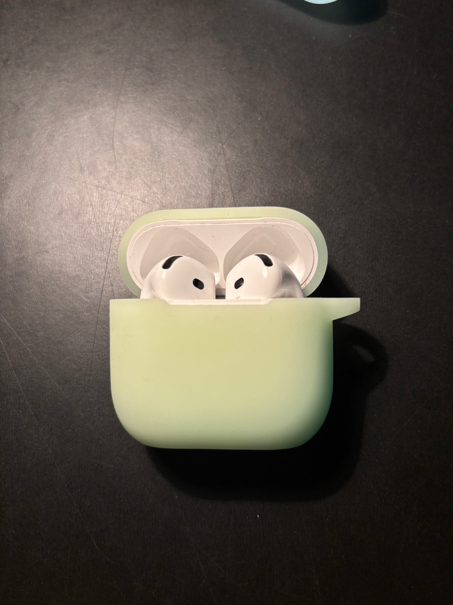 AirPods 4